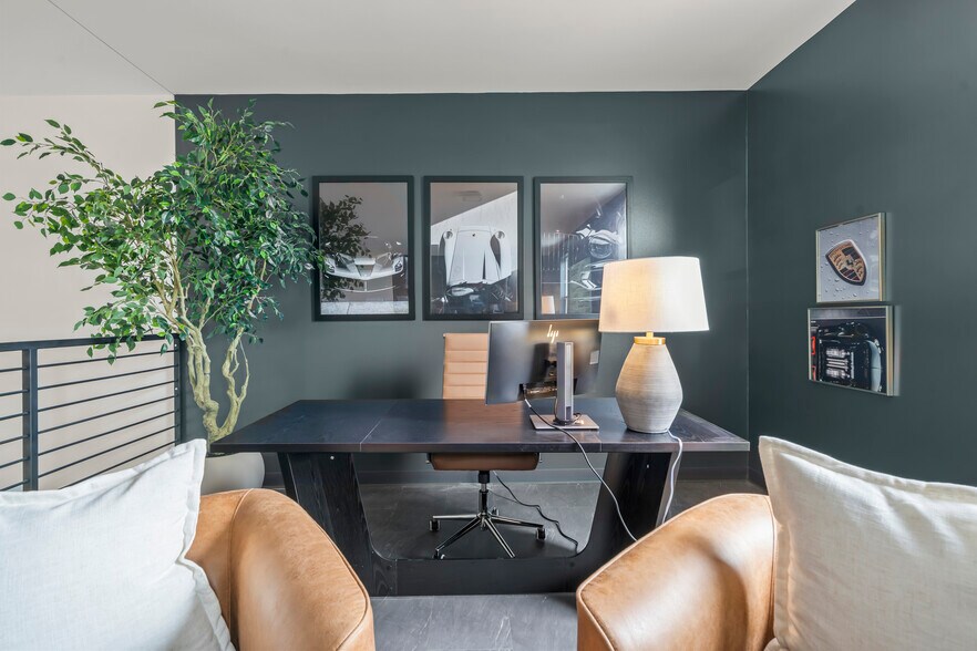 More Photos Of 4477 34th Ave, Cincinnati Self Storage For Sale