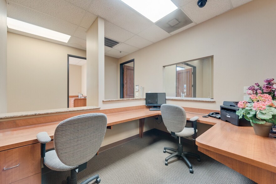 More Photos Of 7920 Preston Rd, Plano Medical For Sale