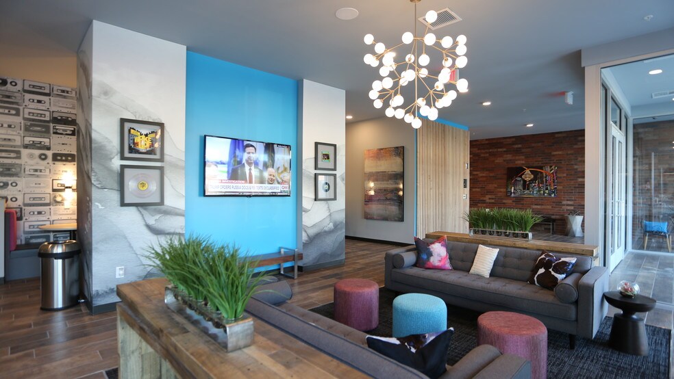 More Photos Of 1400 N High St, Columbus Apartments For Lease