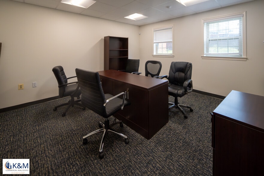 More Photos Of 4151-4165 Chain Bridge Rd, Fairfax Office For Sale