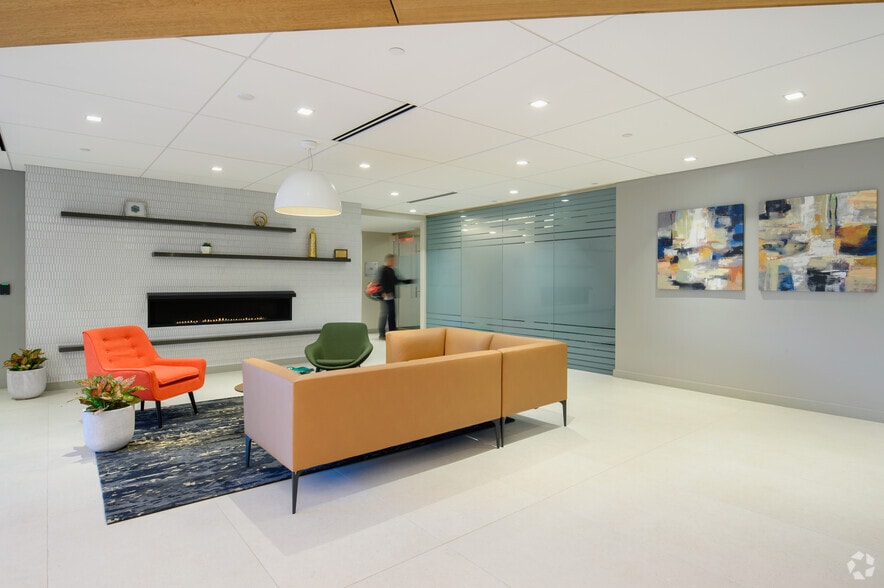 More Photos Of 100 Berwyn Park, Berwyn Unknown For Lease