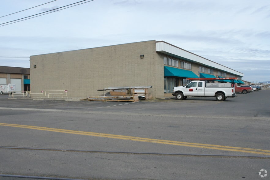 More Photos Of 910-928 N Lake Rd, Spokane Flex For Lease