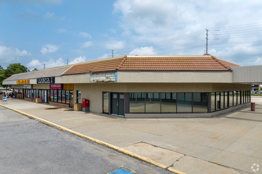 More Photos Of 17310 Yonge St, Newmarket Freestanding For Lease