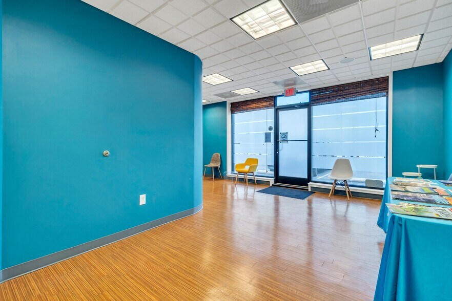 More Photos Of 2601 Franklin Rd, Roanoke Freestanding For Sale
