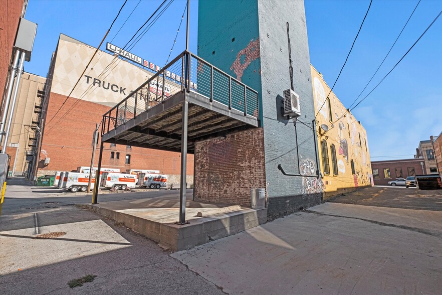 More Photos Of 1600 Locust St, Kansas City Storefront Retail Office For Sale