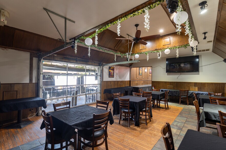 More Photos Of 7815 Ogden Ave, Lyons Restaurant For Sale