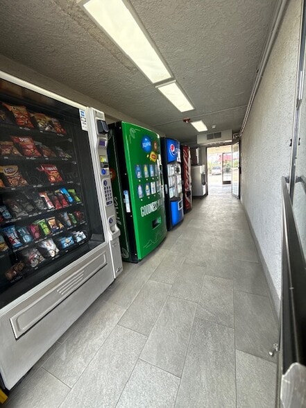 More Photos Of 3351 E Andy Devine Ave, Kingman Hotel For Sale