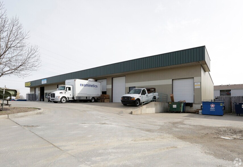 Primary Photo Of 821-845 E Warren St, Gardner Manufacturing For Lease