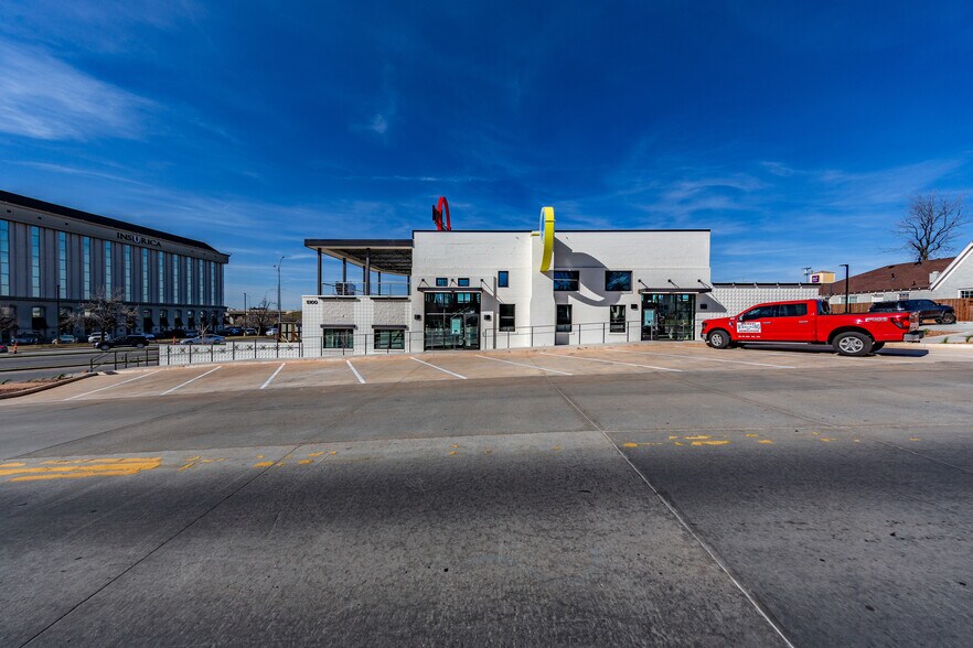 More Photos Of 5100-5114 N Classen Cir, Oklahoma City Freestanding For Lease