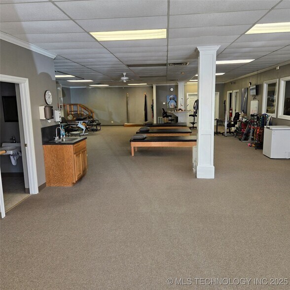 More Photos Of 523 E 6th St, Okmulgee Storefront Retail Office For Sale