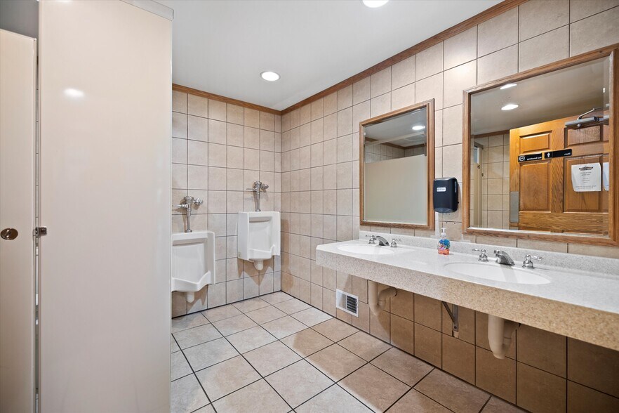 More Photos Of 165 Main St, Sullivan Restaurant For Sale