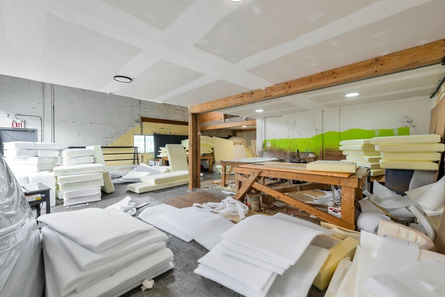 More Photos Of 6455 64 St, Delta Manufacturing For Sale