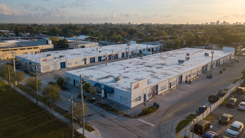 More Photos Of 511-545 NE 32nd St, Oakland Park Warehouse For Lease