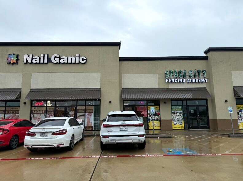 More Photos Of 12640 Broadway St, Pearland Freestanding For Lease