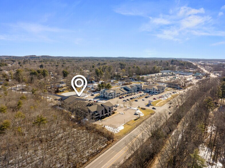 More Photos Of 264 N Broadway, Salem Freestanding For Sale