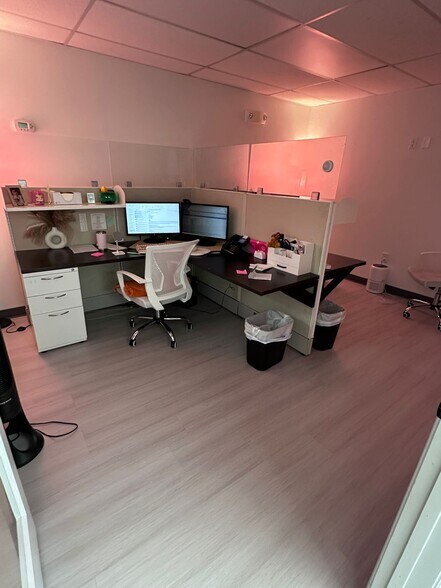 More Photos Of 4101 Ravenswood Rd, Dania Beach Office For Lease