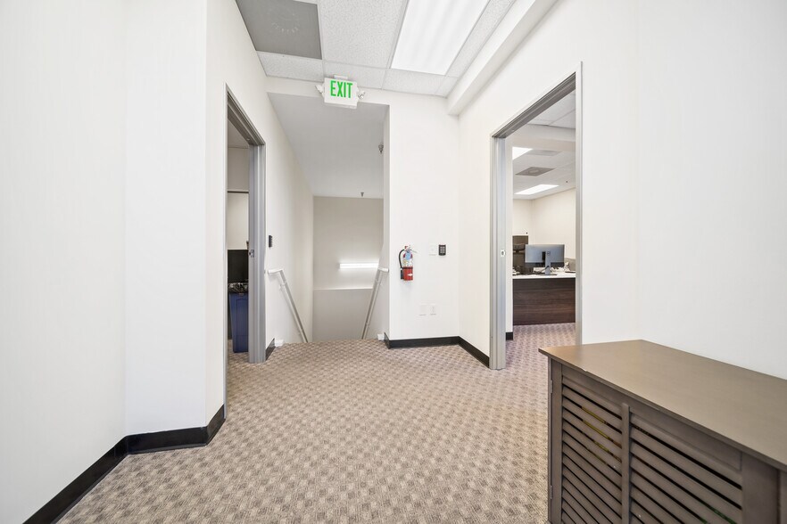More Photos Of 28294-28310 Constellation Rd, Valencia Light Distribution For Sale