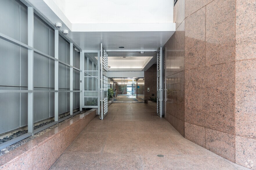 More Photos Of 1357 Kapiolani Blvd, Honolulu Office For Lease