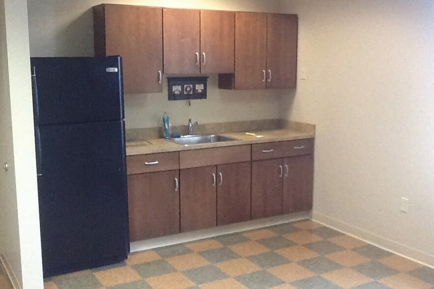 More Photos Of 1045 James St, Syracuse Medical For Lease