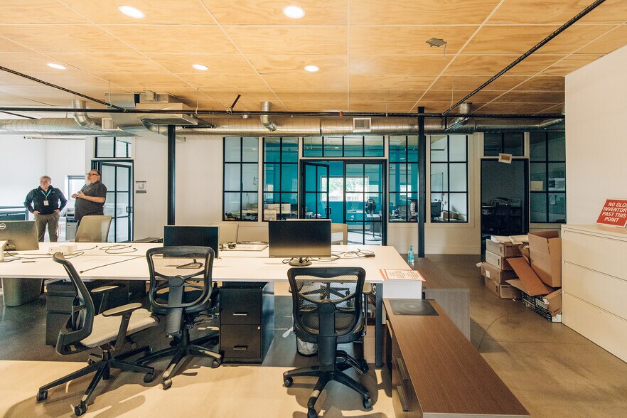 More Photos Of 111 SE Yamhill St, Portland Warehouse For Sale