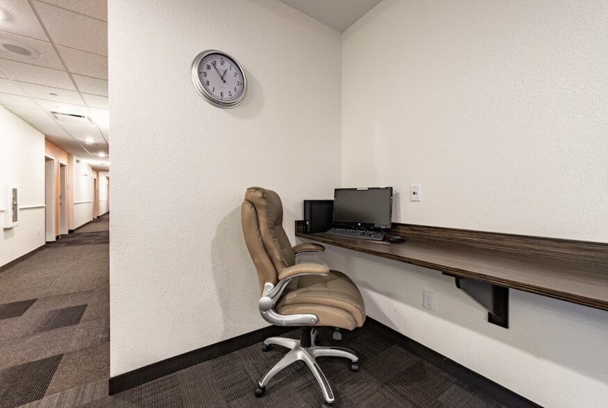More Photos Of 1731 Premier Dr, Mankato Hotel For Sale