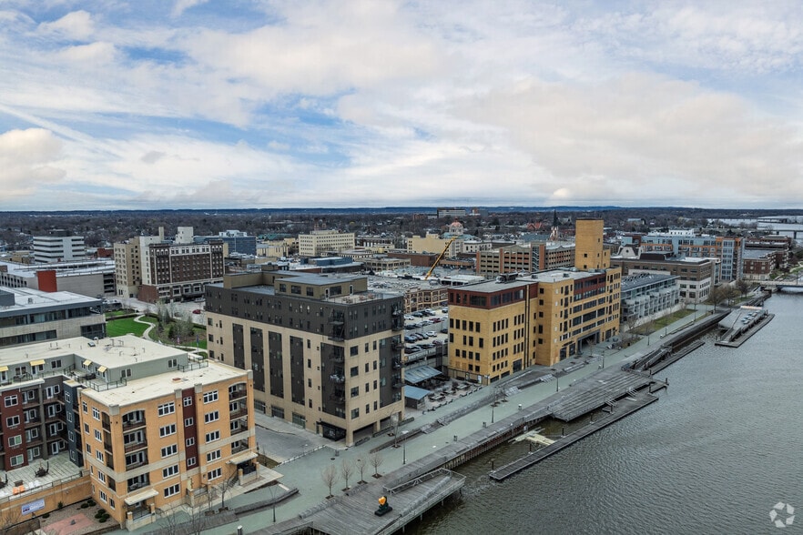 More Photos Of 335 N Washington St, Green Bay Apartments For Lease