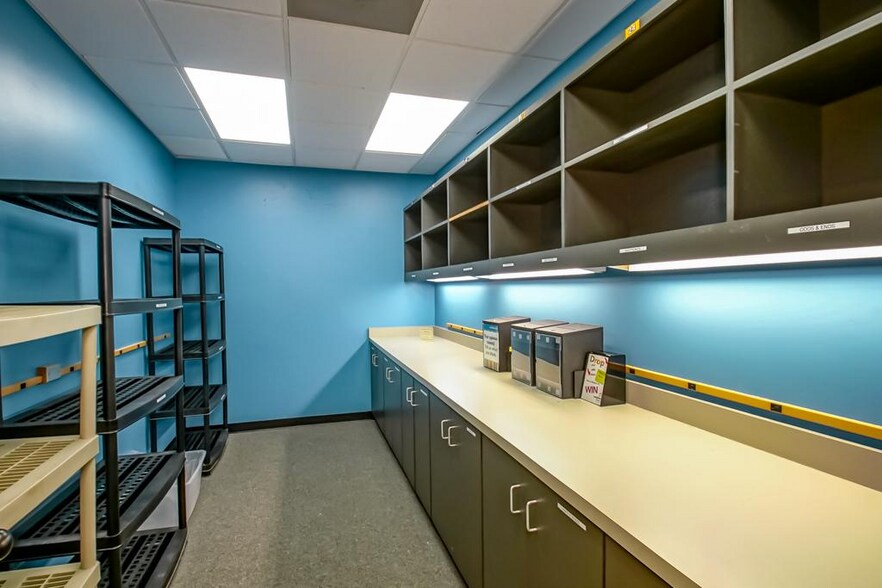 More Photos Of 805 Robin St/ 406 Airline Hwy, La Place Office For Sale