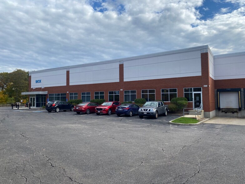 More Photos Of 800 Technology Center Dr, Stoughton Light Manufacturing For Lease
