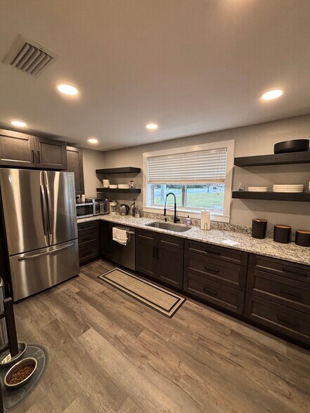 More Photos Of 11169 NW State Rd 20, Bristol Office For Sale