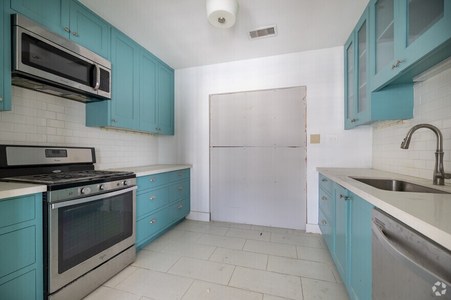 More Photos Of 4210 Emancipation Ave, Houston General Retail For Sale