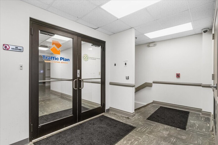 More Photos Of 1 Radar Way, Tinton Falls Office For Lease