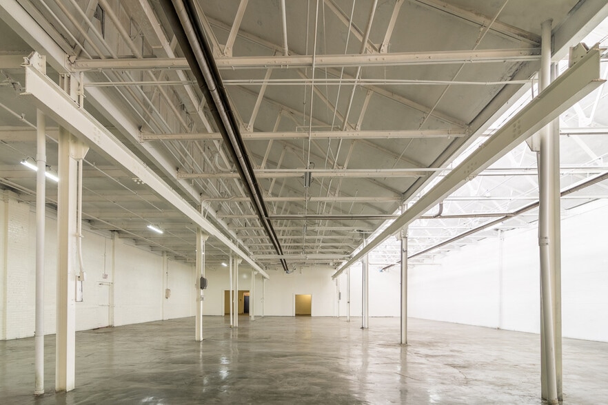 More Photos Of 6545 Saint Antoine St, Detroit Warehouse For Lease