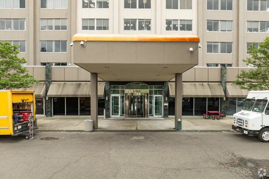 More Photos Of 5050 Poplar Ave, Memphis Office For Lease