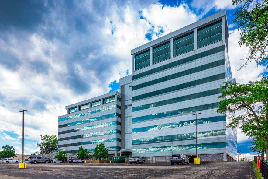 More Photos Of 875 Greentree Rd, Pittsburgh Office For Sale