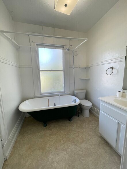 More Photos Of 620 14th St, Sacramento Apartments For Sale