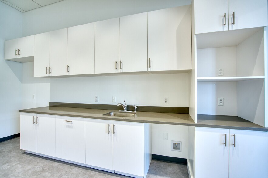 More Photos Of 8705 Rosemary St, Commerce City Warehouse For Lease
