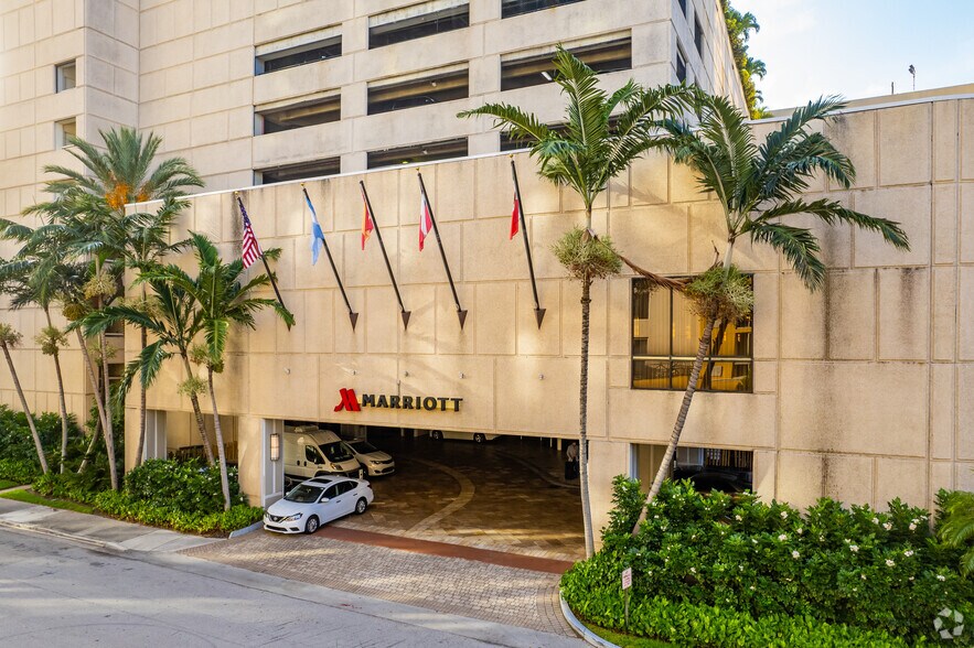 More Photos Of 9090 S Dadeland Blvd, Miami Hotel For Lease
