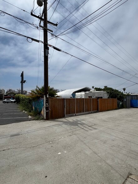More Photos Of 1434-1444 Garnet Ave, San Diego Storefront For Sale