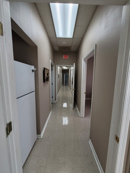 More Photos Of 148 Industrial Park Dr, Rockingham Warehouse For Sale