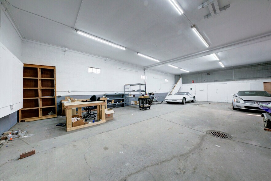 More Photos Of 36050 Goddard Rd, Romulus Auto Repair For Sale