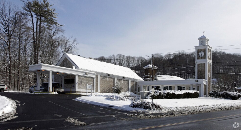More Photos Of 662 E Main St, Mount Kisco Bank For Sale