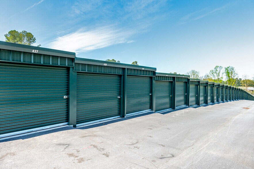 More Photos Of 6619 Lanier Islands Pky, Buford Self Storage For Sale