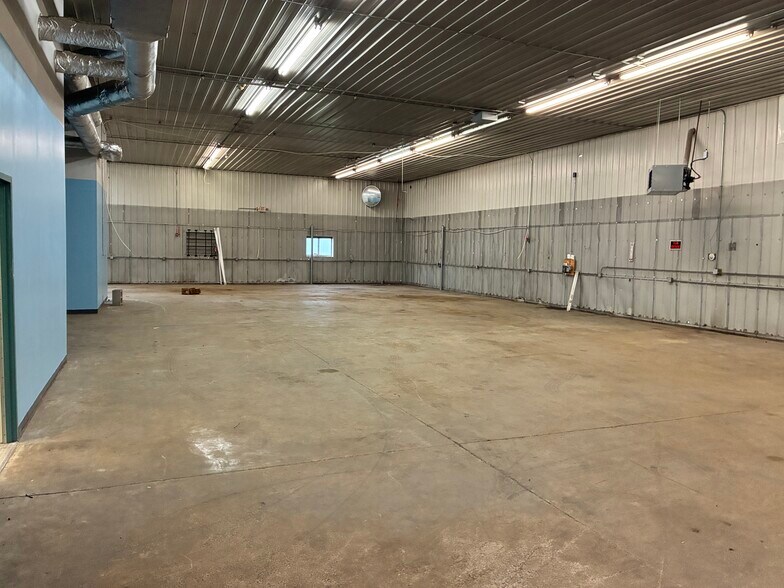 More Photos Of 6263 Taft Rd, Syracuse Warehouse For Lease