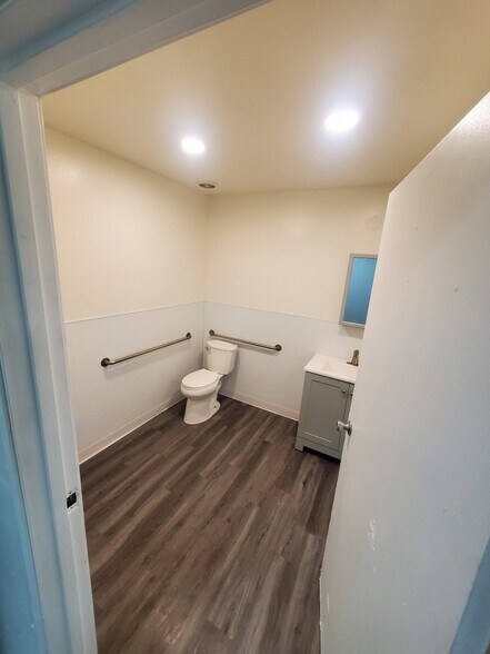 More Photos Of 14001-14005 Ramona Blvd, Baldwin Park Storefront For Lease