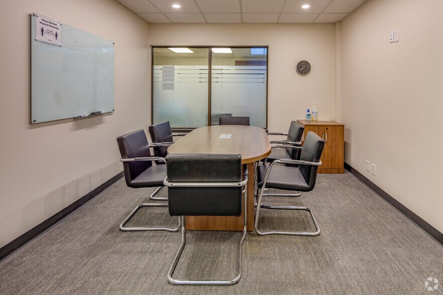 More Photos Of 1500 Marine Dr, North Vancouver Office For Lease