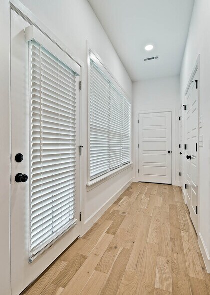 More Photos Of 502-510 W Persimmon St, Rogers Apartments For Sale