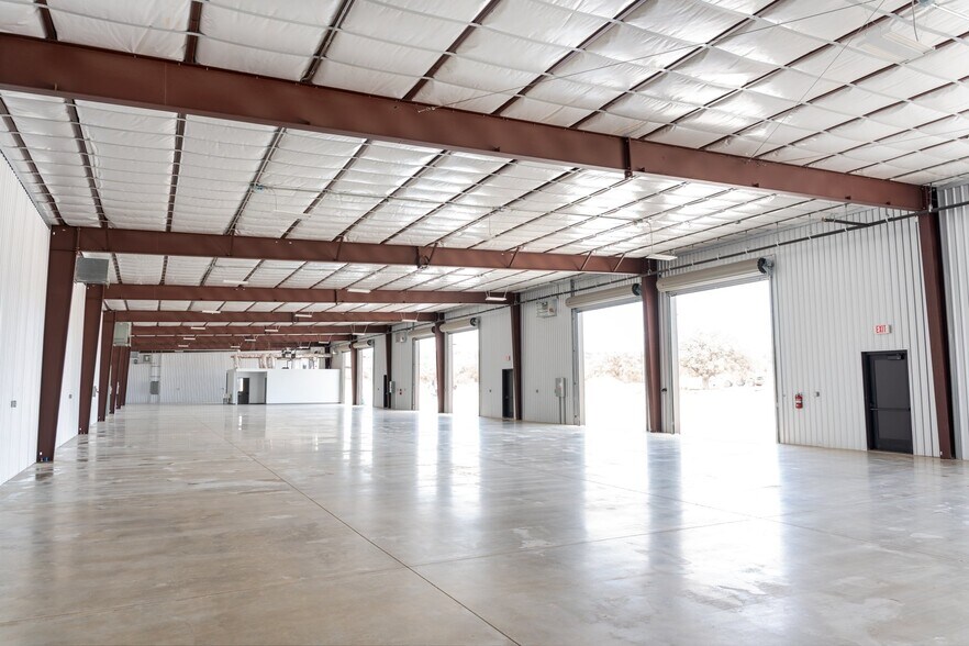 More Photos Of 1900 S Cranes Mill Rd, New Braunfels Unknown For Lease