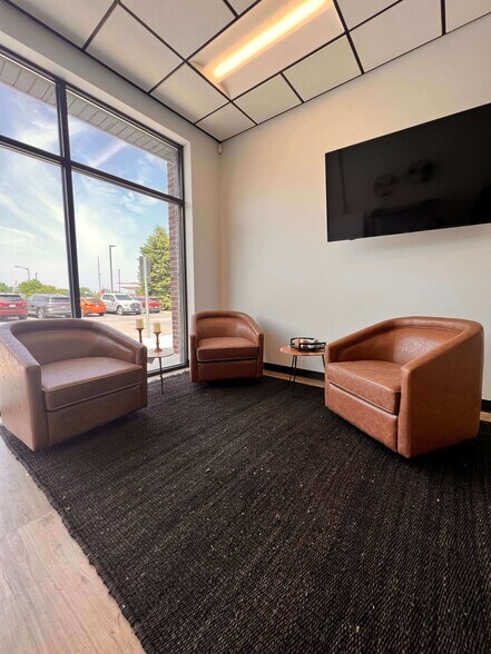 More Photos Of 14247 O'Connell Ct, Savage General Retail For Lease