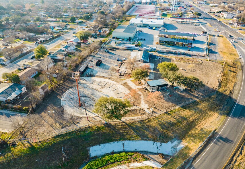 More Photos Of 1600 S General Mcmullen Dr, San Antonio Land For Lease