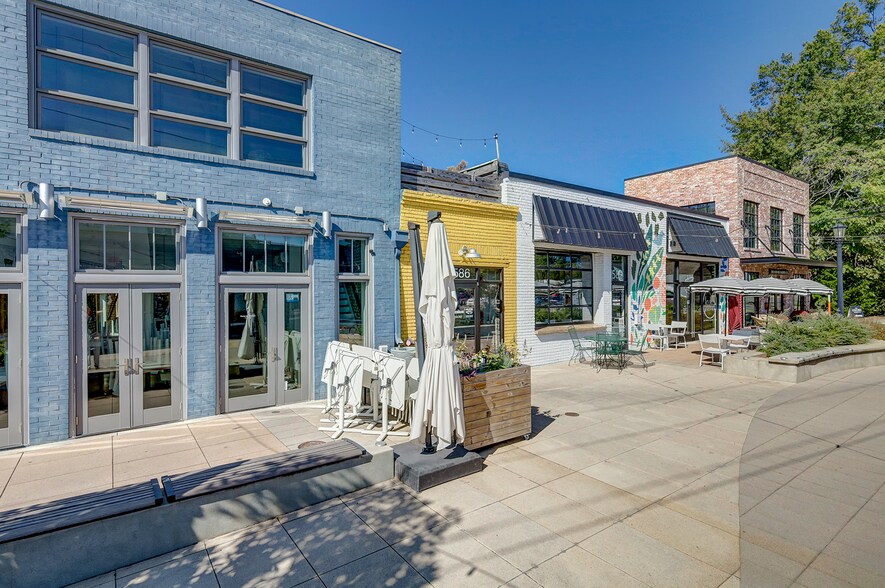 More Photos Of 582 Perry Ave, Greenville Storefront Retail Office For Lease